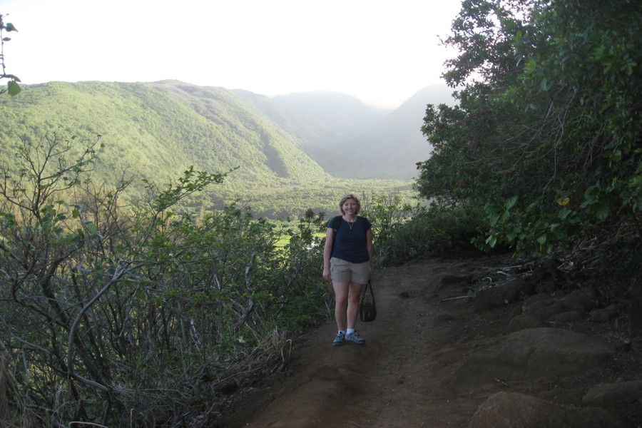 ../image/julie at pololu valley 3.jpg